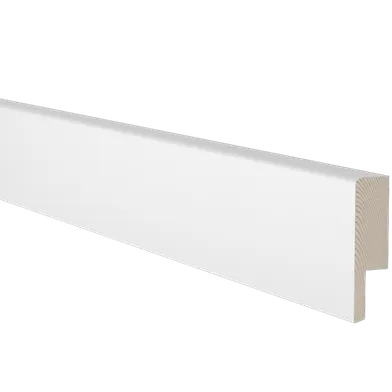 Sockel vitmålad furu m. kabelspår 15x56 mm, 4400 mm