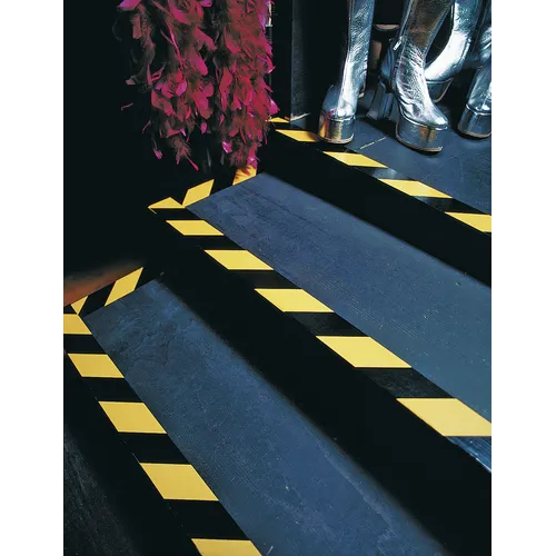 Varningstejp gul/svart 50 mm, 33 m